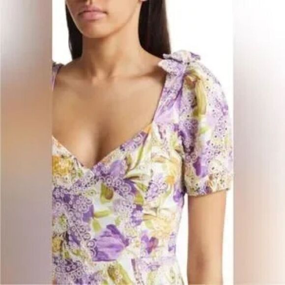 Adelyn Rae Anthropologie Gina Floral Print Embroidered Eyelet Romper Size S - Picture 3 of 14